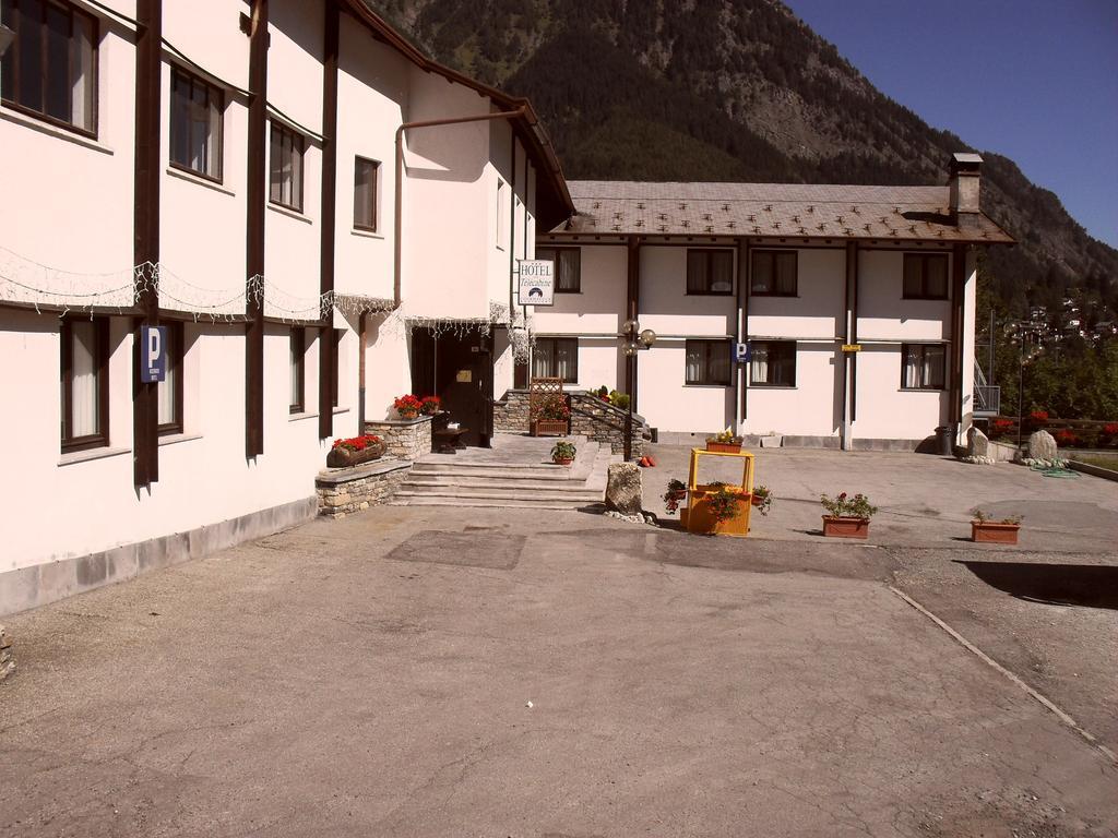 Hotel De La Telecabine Courmayeur Extérieur photo
