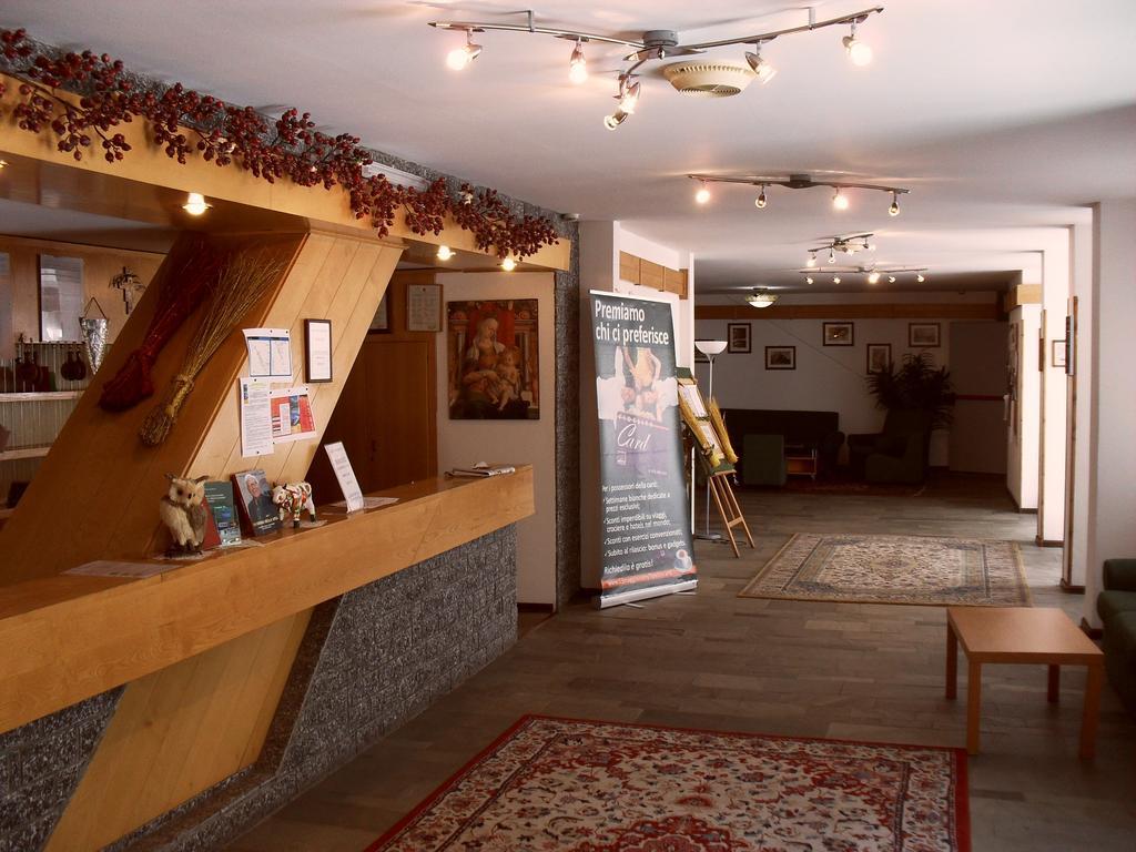 Hotel De La Telecabine Courmayeur Extérieur photo