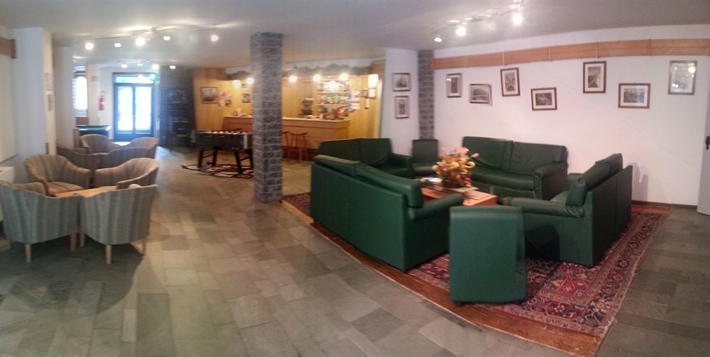 Hotel De La Telecabine Courmayeur Extérieur photo